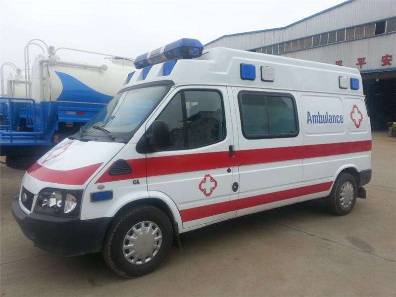 救護(hù)車和醫(yī)療車有什么區(qū)別？救護(hù)車廠家專業(yè)為你解答。01
