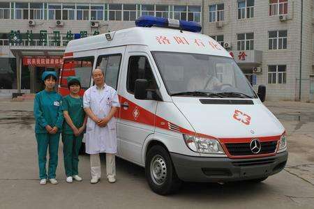 車禍期間，救護(hù)車及時(shí)出現(xiàn)能救人于危難